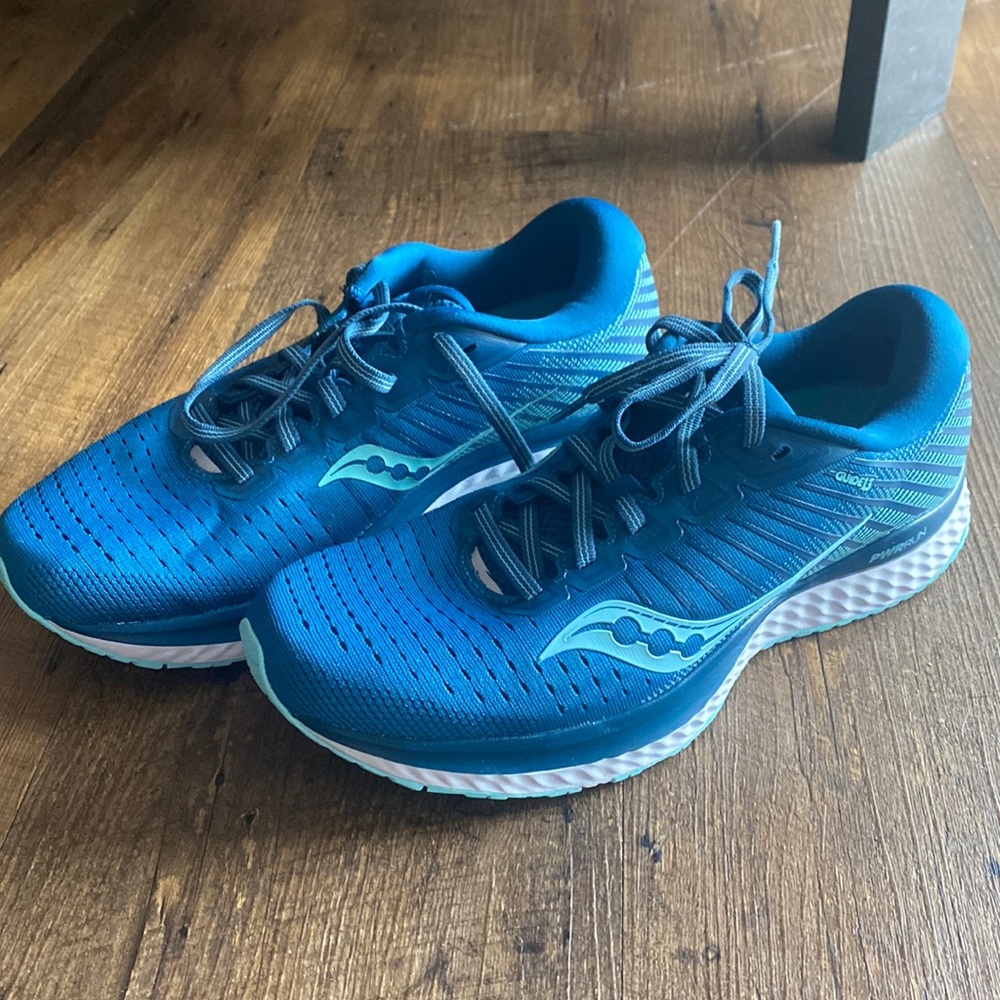 Saucony Women’s gym shoes. Size 8. Worn once.